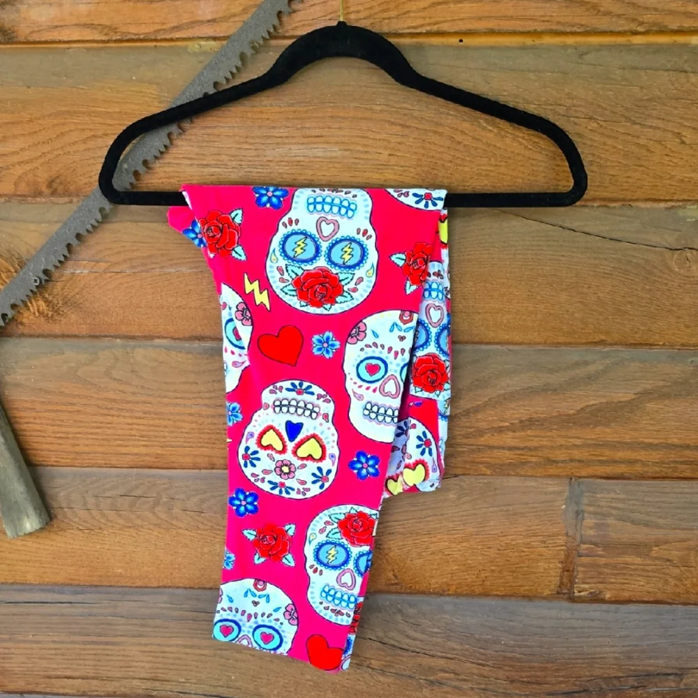 ๐ No Boundaries Pink Sugar Skull Capri Leggings โ Size L (11-13) - Picture 1 of 4
